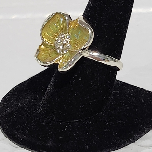 Avon Garden Beauties Flower Ring Size 10 - Picture 7 of 10